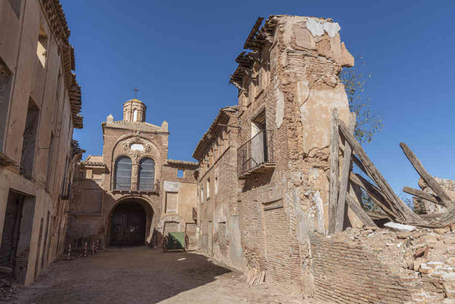 Zaragoza - Belchite 04 - Pueblo Viejo - Arco de la Villa.jpg